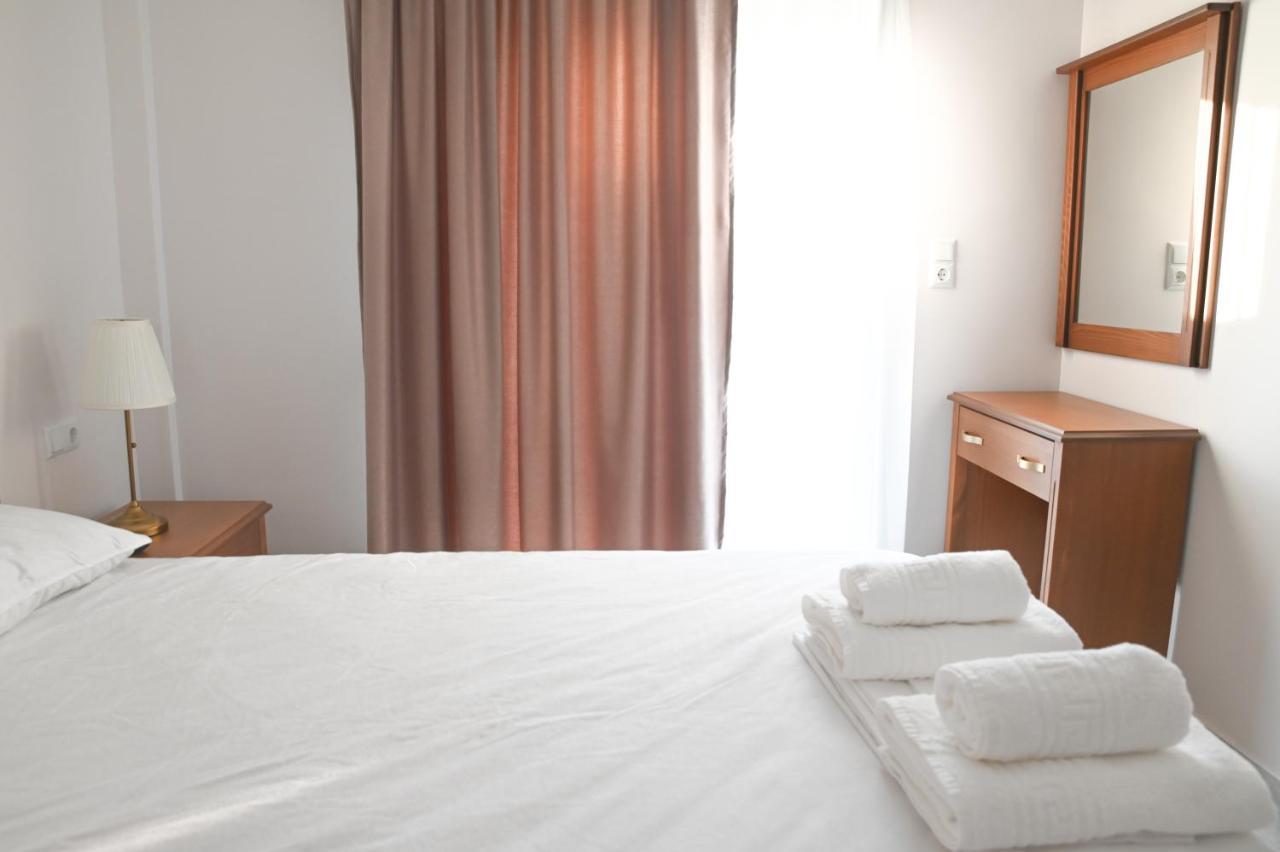 Faidra Apartments Néa Péramos Extérieur photo