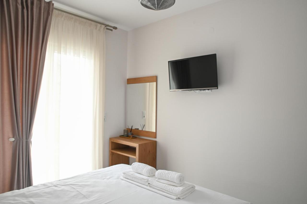 Faidra Apartments Néa Péramos Extérieur photo