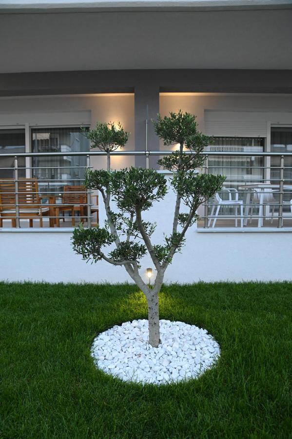 Faidra Apartments Néa Péramos Extérieur photo