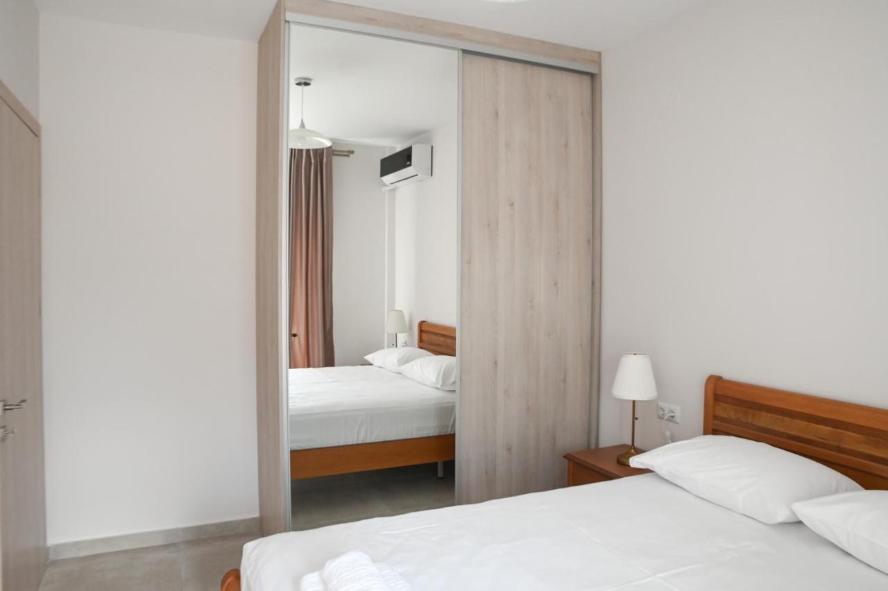 Faidra Apartments Néa Péramos Extérieur photo
