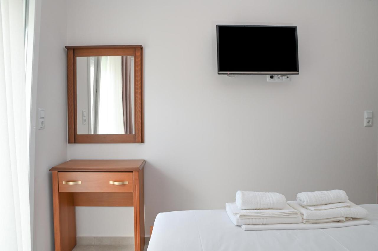 Faidra Apartments Néa Péramos Extérieur photo