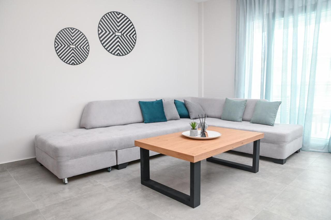 Faidra Apartments Néa Péramos Extérieur photo